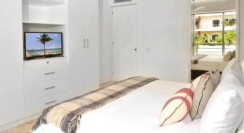 פלאייה דל כרמן Magia Beachside Condo 3*, פלאייה דל כרמן